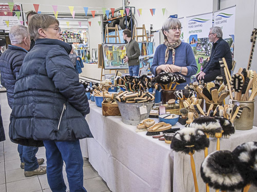 Børstegården - lille hyggelig gårdbutik med håndlavede kvalitetsbørster.